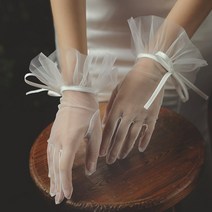 숙녀 영국 장갑 패션 트렌드 복고풍 스타일 퓨네럴 미망인 패시네이터