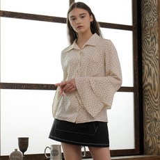 와드로브 FLARE CUFFS BLOUSE