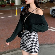 오프숄더니트