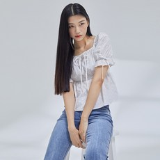 스퀘어넥셔링블라우스