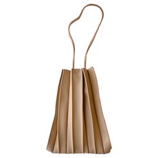 韓系皺摺皮革小包，小包本體高度20cmx寬度12cm，背帶長度102cm（可調整長度），象牙白/質感黑/奶茶棕, 20 x 12 x 102cm, 1個