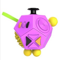 那就是 Kidult Fidget 12 面立方體, C 粉色