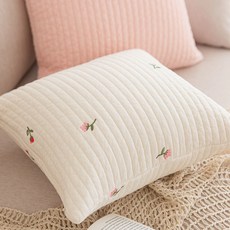 cushionstory 鬱金香刺繡絎縫靠枕套