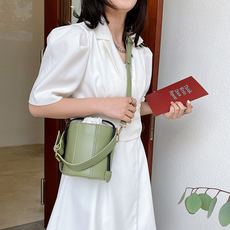 a7e72b5c1ef64e18b399f98fcf3909ab.png
