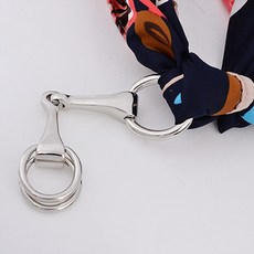 입생로랑브로치