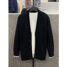 리버클래시 23F/W 블랙 뒷판 컬러 레터링 포인트 세미오버핏 가디건 (LJW51206)(2463573)