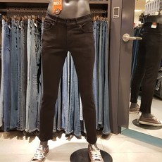 21a0d56a40b0412b3433279372112450c3ab54c307bfd7013cc652c153f6.jpg