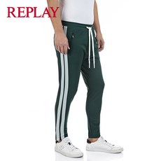e9e14b2178ad7555b801d0a0f26d3f38f4edd4fc8eb87679c32c3084eef2.jpg