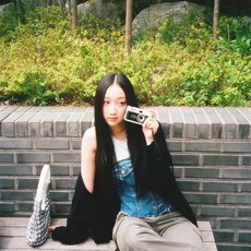  [어로어] 다회용 플래시 카메라 입문용 수동 필름카메라 토이카메라(필름12컷+건전지 포함), 1개, 레드 