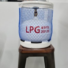 cea27f1625e0d1e8bce9397bead162c83eb39c894ed574a2f9689f3b097f.jpg