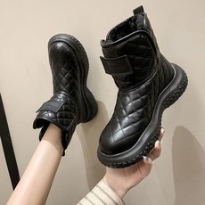 남녀공용 미끄럼방지 패딩부츠 신고 신발 신고 눈썰매 타고 눈밭에서 맘껏 뛰어놀기 방한화