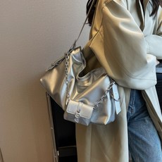 말랑샵 체인 숄더백 클래식 가죽 데일리백 크로스백