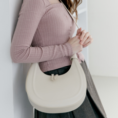 [세르쯔 ] 뉴문 미디엄 데일리 소가죽 숄더백 + 세르쯔 가방파우치