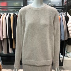 주크 데일리로 입고 또 입기 좋은 락쿤 풀오버 니트 V204KSK950