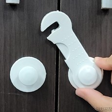장식장 문열림 방지 걸쇠 가구 서랍 잠금장치 여닫이문 문고리, 1개