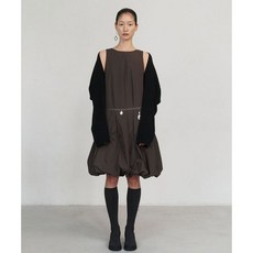 아모멘토 VOLUME SLEEVELESS DRESS_BROWN