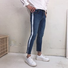 fb70a4503b9924a575b57f5f3e2568793c2c911492cfc33a267850b9bc28.jpg
