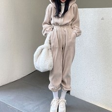 0d300b7cd40db18c1652a8f63fe0a66d437830dfd76025d3344f8f5511d4.jpg