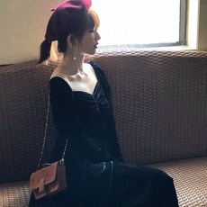 브이넥드레스 프렌치시크 클래식 블랙 벨벳 궁정풍 미디롱 리시안시스 보이핏 볼륨 소녀 티타임