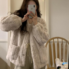 [+누빔추가]로이 꽈배기 버튼 퍼 점퍼