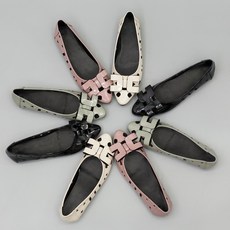 밀크블루 라텍스 쿠션 에나멜 리본 펀칭 플랫슈즈