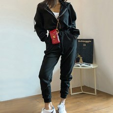 5d593a6a617b05668486f27ee02072aa16c5b7bcb34ff152e35d6f82b5ef.jpg