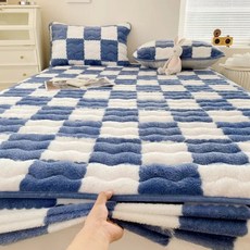 침대커버 방수매트리스커버 부드럽고 따뜻한 플러시 매트리스 보호대 커플 블랙 화이트 격자 무늬 탄성 장착 침대 보호 겨울