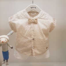 베이지나비넥타이
