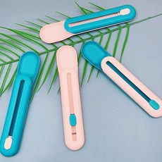 사료 스푼 고양이 사료용 숟가락 고양이 목을 짜고 고양이 숟가락을 꽉 쥐다, 핑크 블루, 1개