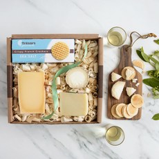 선물 상자에 담긴 소비뇽 블랑 고급 치즈 모음 Sauvignon Blanc Gourmet Cheese Assortment in Gift Box