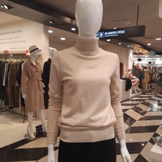 블루페페 구슬비즈넥라인소매니트티
