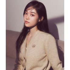 LEE 노윤서 착장 우먼 울 브이넥 가디건 베이지