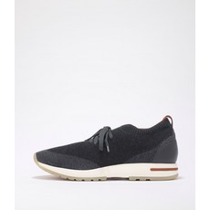 로로피아나스니커즈