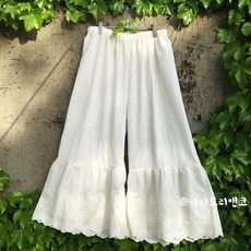 아이보리앤코 라라 꽃자수 레이스 롱 레이어드 린넨면아사 플레어 속치마바지