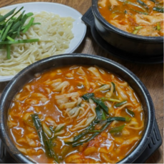 캠핑요리 춘자할매 가자미어탕칼국수 어탕국수 밀키트 보양식 1개 1.8kg 상품 이미지