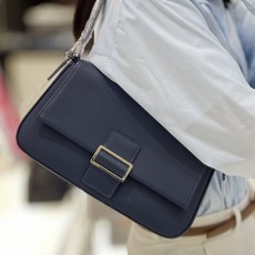 니콜밀러 가벼운 데일리 플랩 버클 숄더백 수납력좋은 크로스바디백