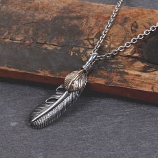 날개깃털목걸이