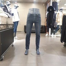 8447ba799e14897794834f16bcb1fe4f2da9c36f888caa7b9f2133f639dd.jpg