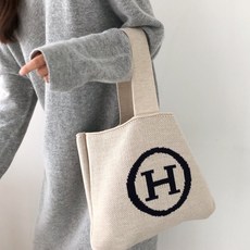 사투네이션 홀가먼트 H-니트 손가방 (니트 토트백)