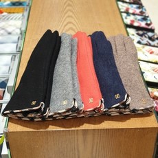 1dbabf2fc3e756e3b670eb55cdce1bd97b4c7e443cec6bd0c3942e9c04c3.jpg