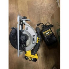 DeWalt 리튬 이온 무선 원형 톱 DCS391N 18V XR 165mm 초침 5AMP 배터리 충전기 포함, 1개 - dcs로시니