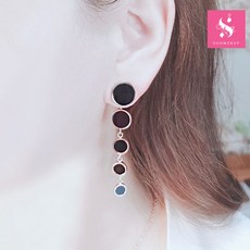 검정써지컬귀걸이