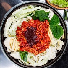 춘천유미철판닭갈비 춘천닭갈비골목에서 1968년부터 전통을 지켜 온 닭갈비 (1인분 400g), 양념추가(500g), 1개, 400g