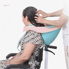 아기누워서머리감기기