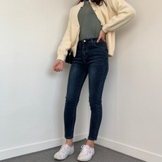 98a4ea9262c315516c59d48e34edd54e1820725356698bafbd9e5b3fea8b.jpg