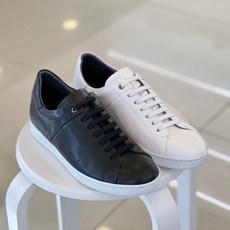 미소페스니커즈