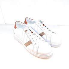 에이지스니커즈