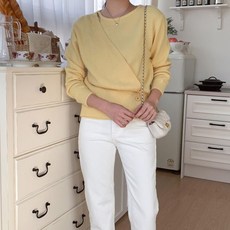 베이블랑 / 호룹트 라운드넥 랩 포인트 단추 니트