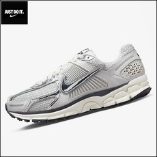 나이키 NIKE 운동화 런닝화 줌 보메로 5 포톤 더스트 앤 메탈릭 실버 FD0884-025