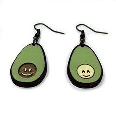 Avocuddles Avocado Drop Earrings | Fun Handmade Av Avocuddles 아보카도 드롭 귀걸이 | Telestic Design의 재미있는 수제
